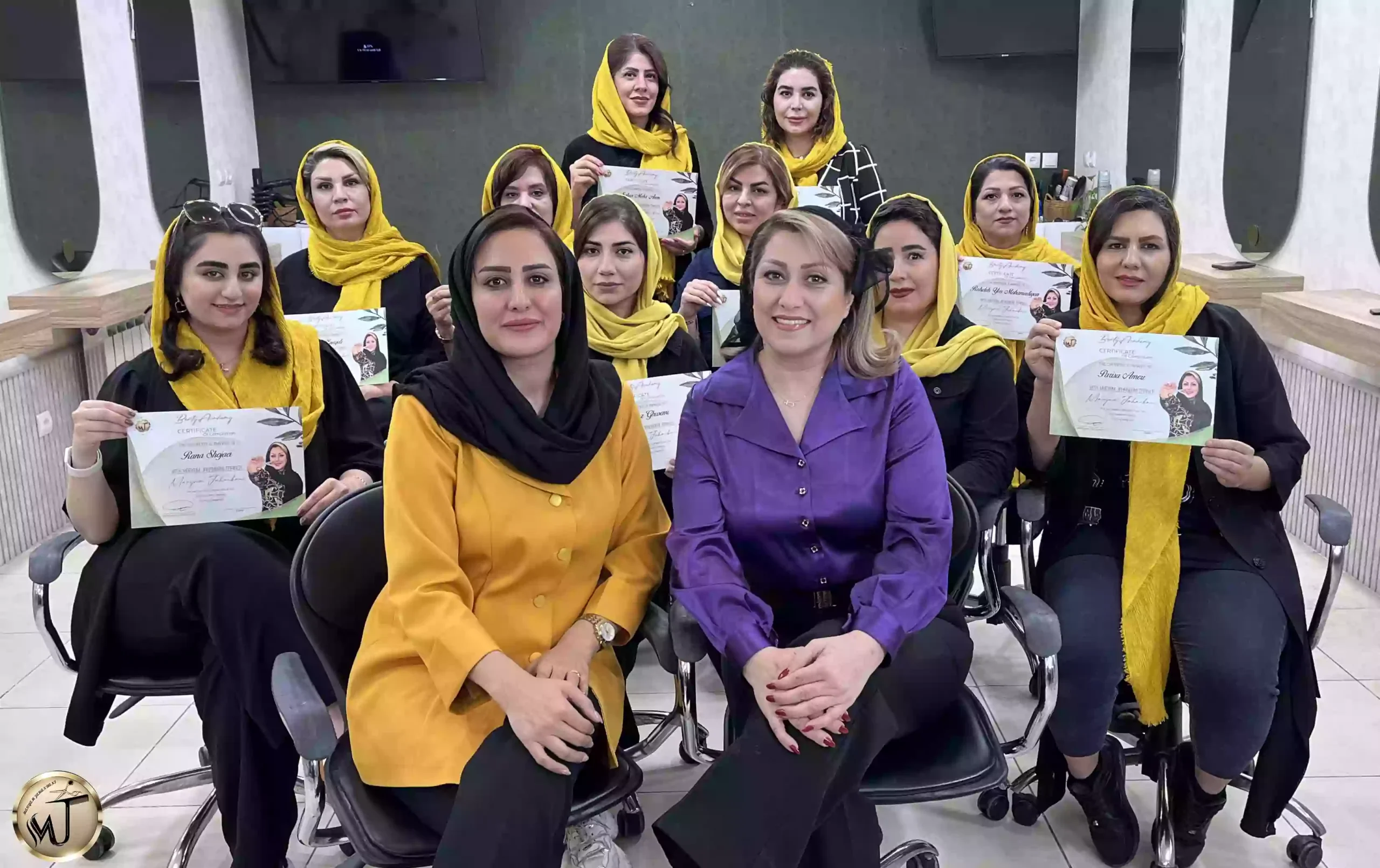 انتخاب آموزشگاه برای دریافت مدرک فنی حرفه‌ای آرایشگری